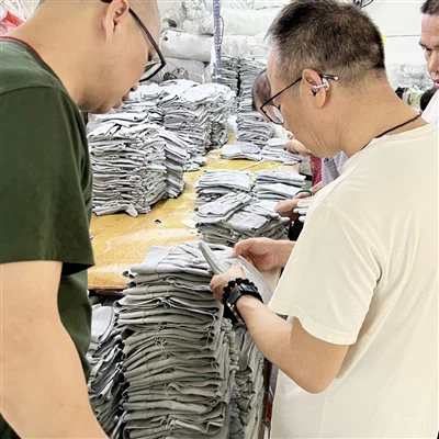 Luqi tagab kvaliteedi rangete kohapealsete tšekkide kaudu kohandatud kinnastel